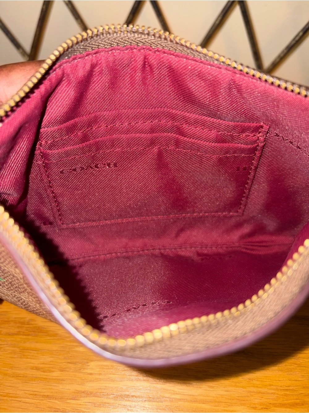 Coach “Apple Print” Zip Wristlet Euc - Picture 6 of 8